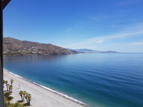 Ático en Almuñecar. Primera línea de playa con vistas espectaculares, Almunecar